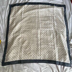 Vintage Gucci Silk Scarf Babushka Patterned Creme and Black